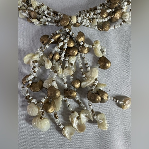 Older multi strand neutral tone beach vibe necklace - Picture 5 of 7